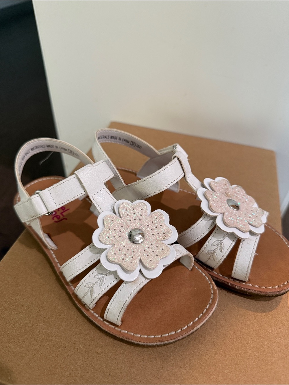 Rachel Shoes White Flower Accent Girls Sandals